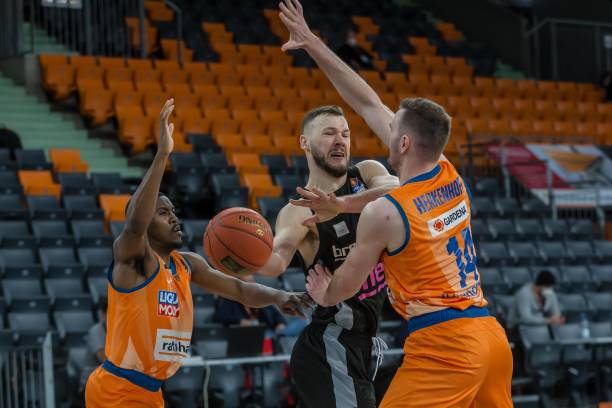 还要有敏锐 还要有敏锐