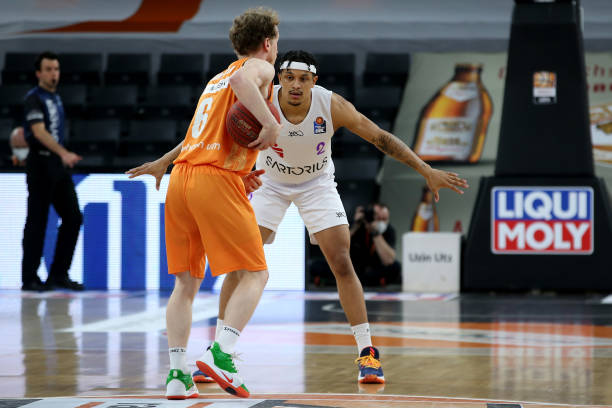 拼搏值得尊 拼搏值得尊