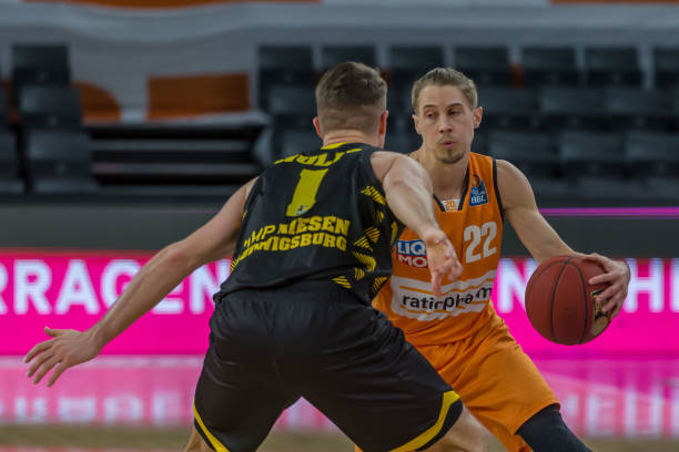 与此同时 与此同时